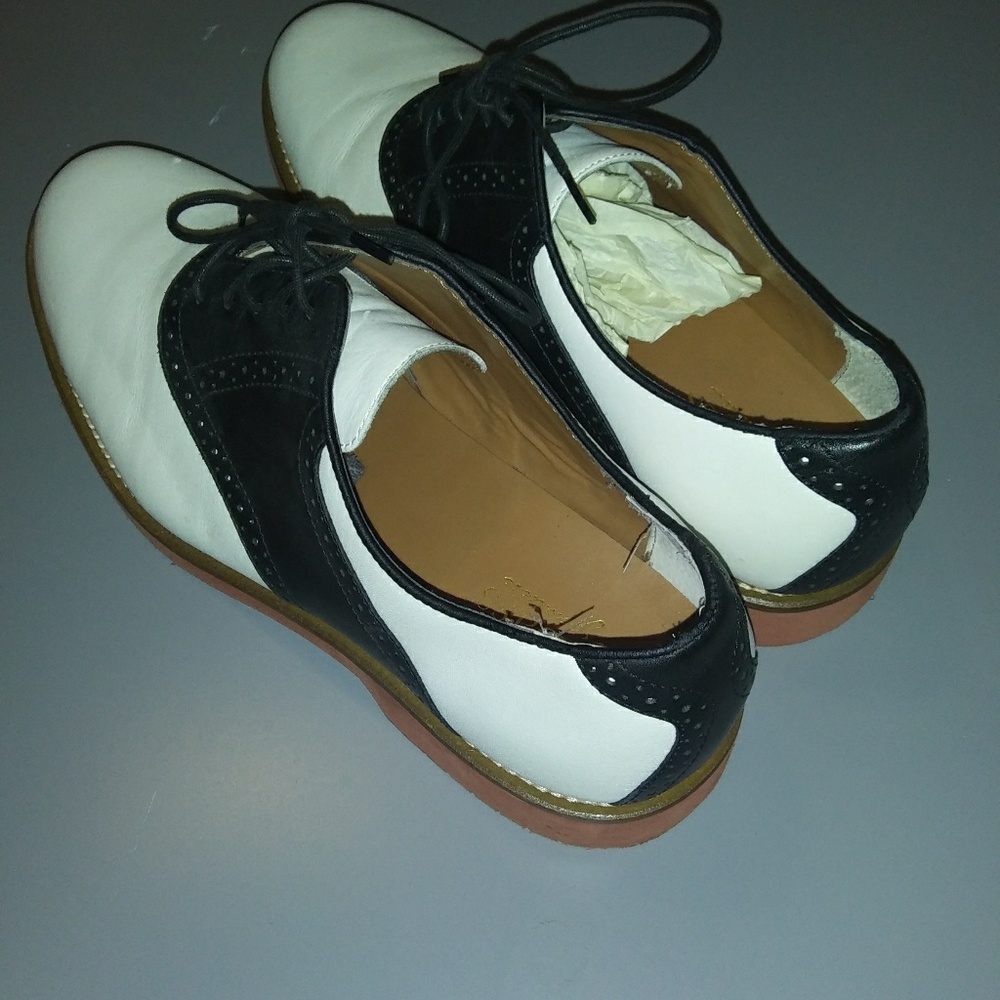 Shoes - Picture 2 of 5